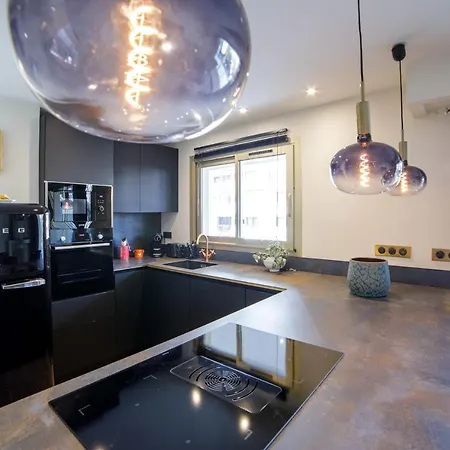 Private In The Center Of Les Pins Parallel To The Seafront Apartment