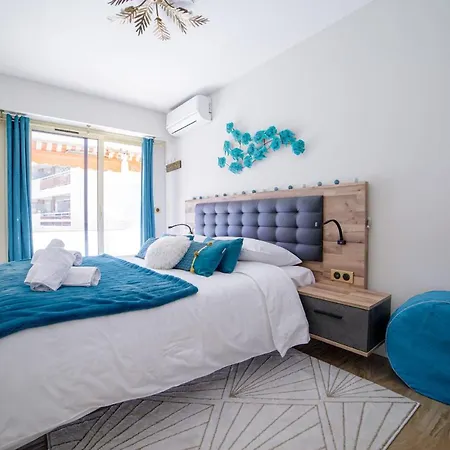 Private In The Center Of Les Pins Parallel To The Seafront Juan-les-Pins